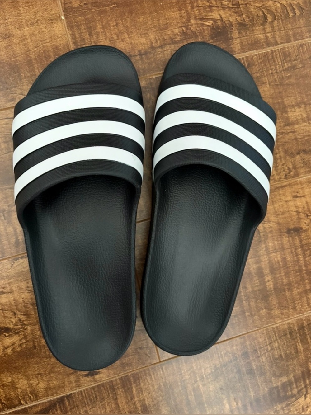 Brandnew adidas adilette slides